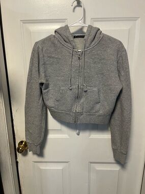 Brandy Melville Light Gray cropped Hooded Sweatshirt